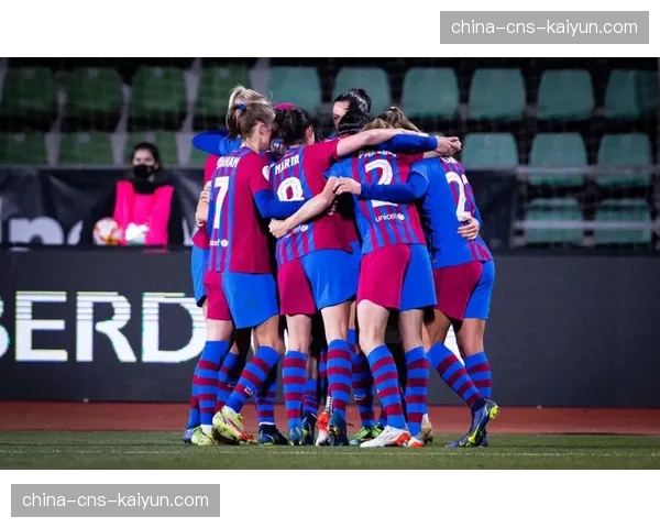 巴萨女足队员同步身穿中文球衣出战，彰显俱乐部性别平等文化