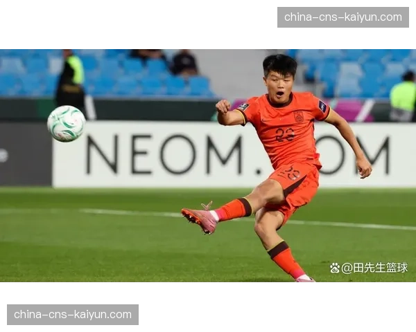 国产后卫杨希以143万欧元转会上海海港，反映俱乐部对年轻化与长期价值的重视