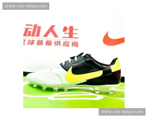 某运动品牌推出新款足球鞋，宣称有助于提升传中球速